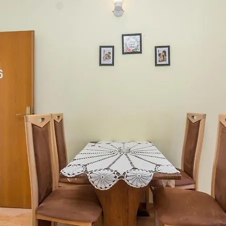 Awesome In 1 With Kitchen 아파트 Stara Baška