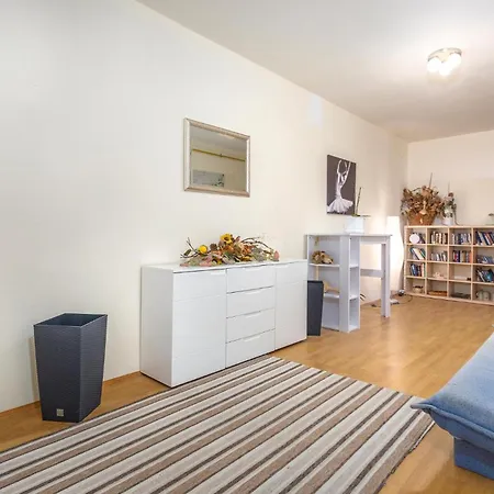2 Bedroom Cozy In 1 Appartamento