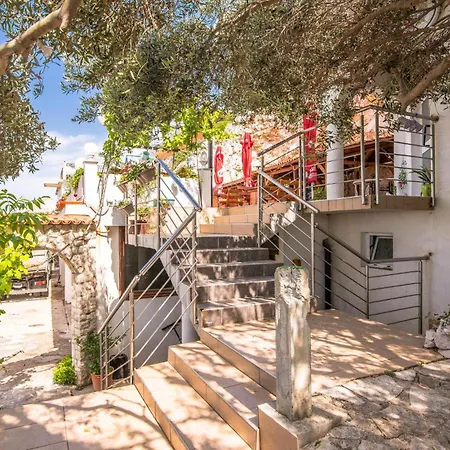 Beautiful In 1 Apartament Stara Baška